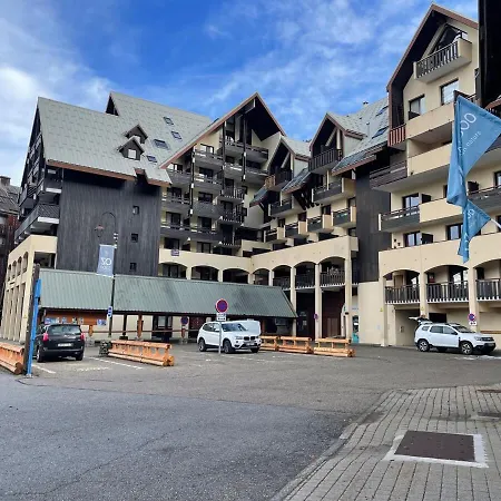 Oz Station 3300m Mountain