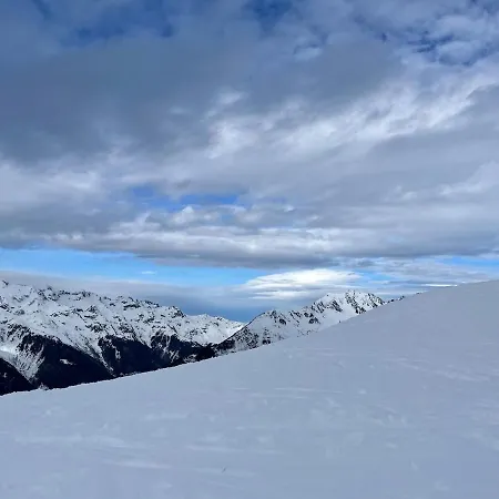 Apartman Oz Station 3300m Mountain